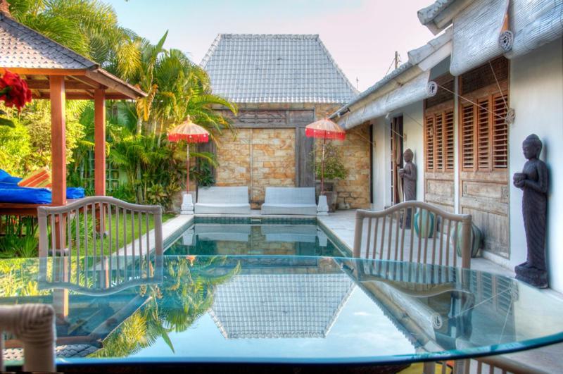 Coco Poco Villa Seminyak Bilik gambar